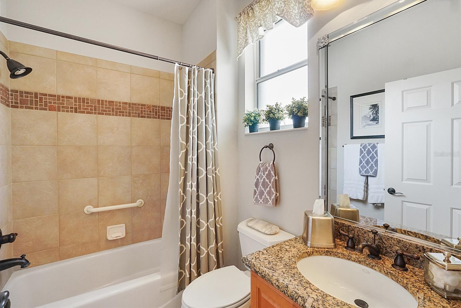 Image 24 of 44 For 1606 Snelling Avenue