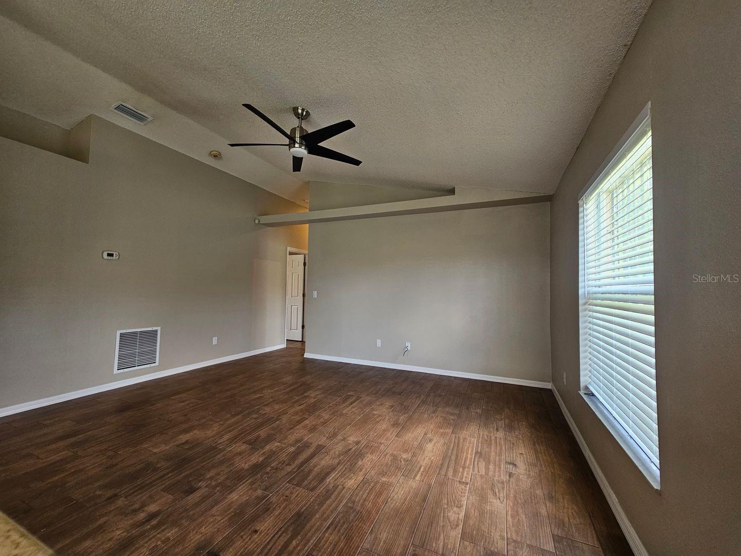 Image 2 of 13 For 1528 Ridge Pointe Drive