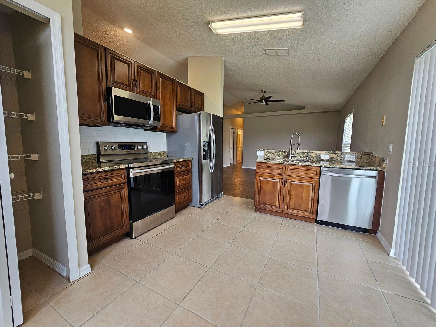 Image 3 of 13 For 1528 Ridge Pointe Drive