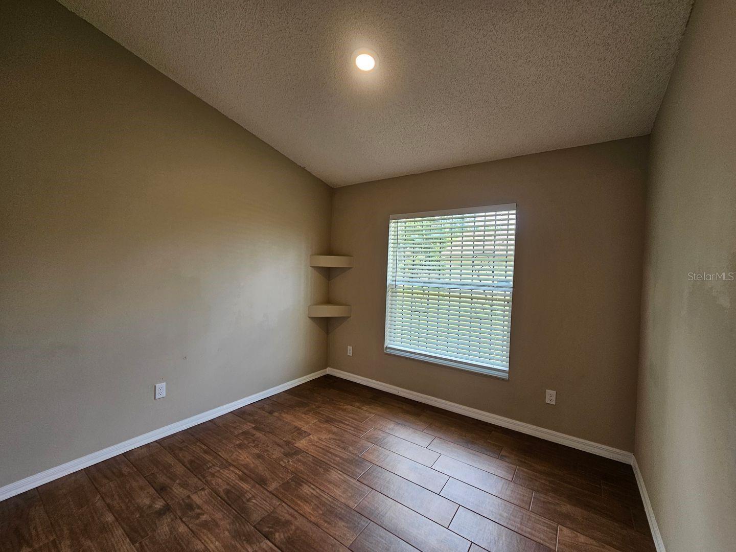 Image 6 of 13 For 1528 Ridge Pointe Drive