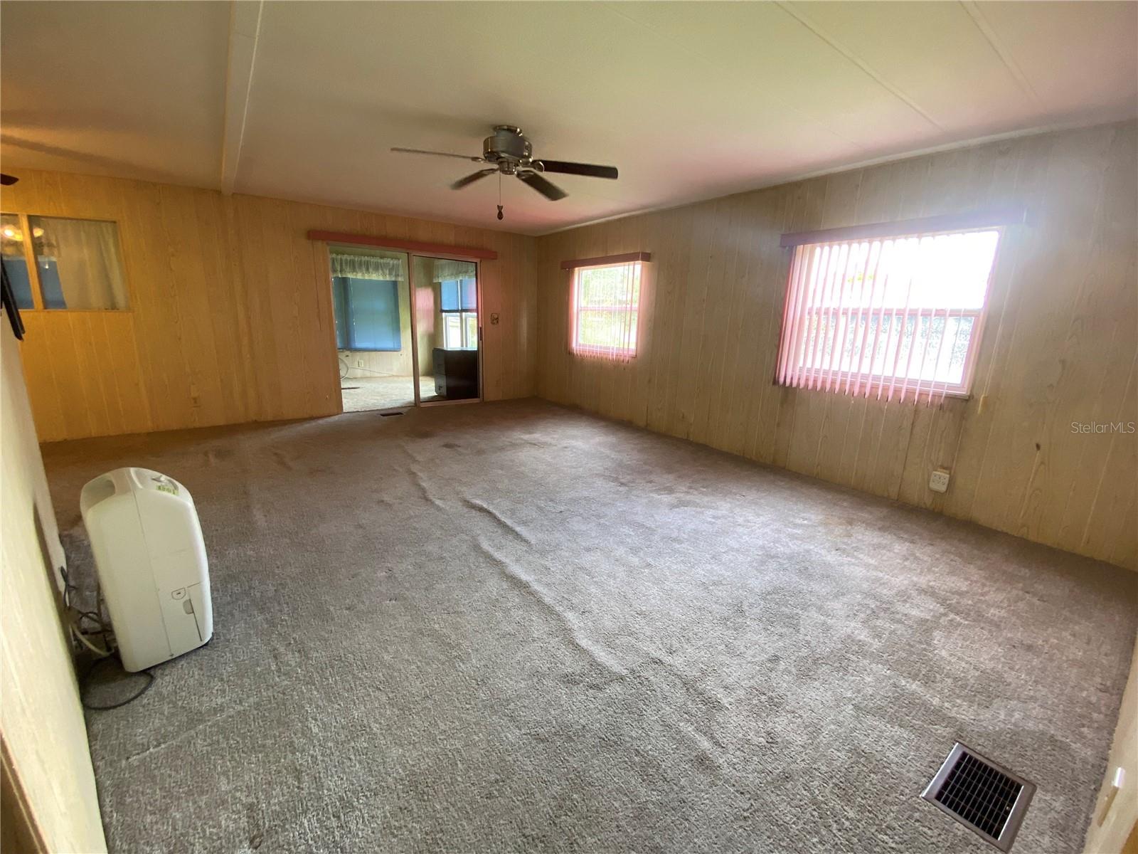 Image 14 of 53 For 348 Ivanhoe Circle