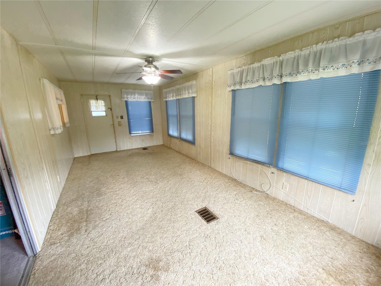 Image 15 of 53 For 348 Ivanhoe Circle