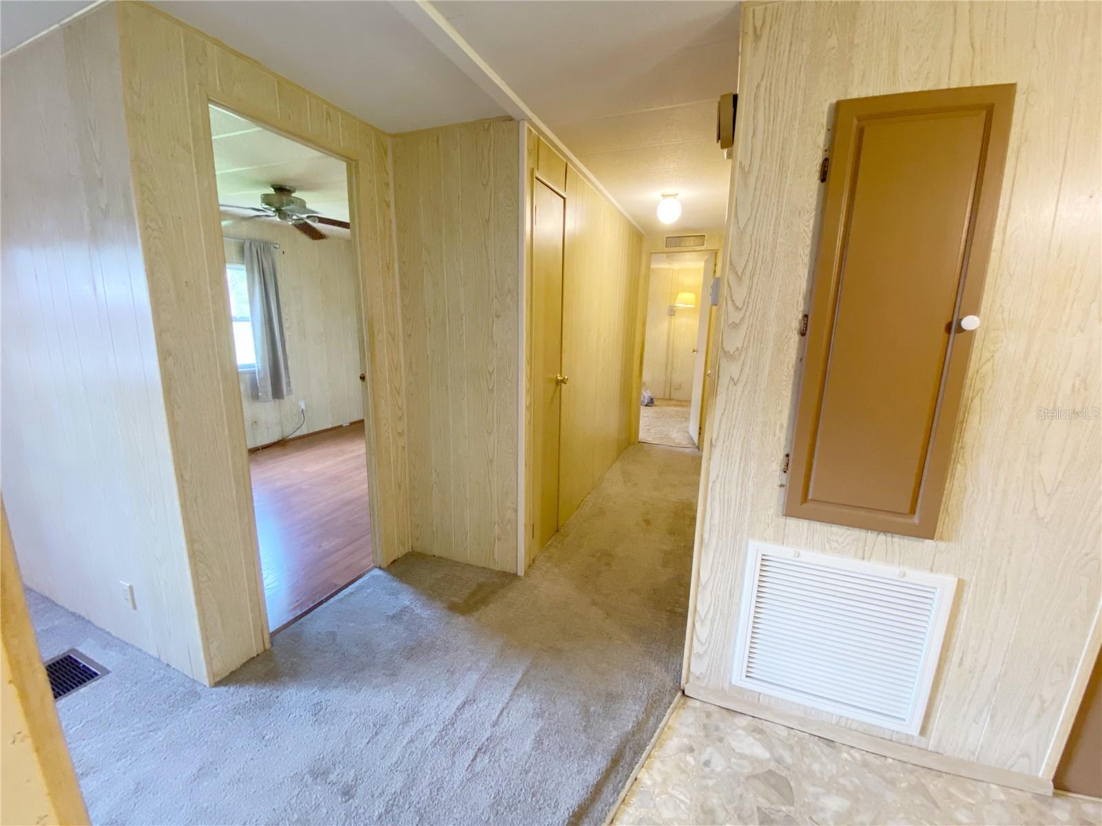 Image 18 of 53 For 348 Ivanhoe Circle