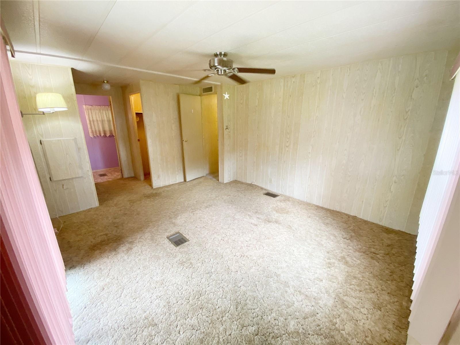 Image 22 of 53 For 348 Ivanhoe Circle