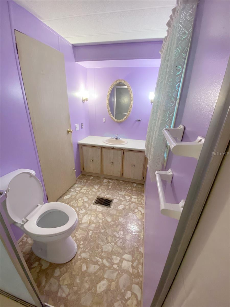 Image 24 of 53 For 348 Ivanhoe Circle