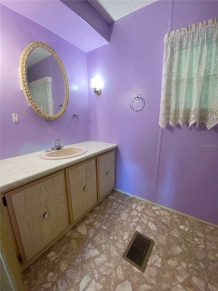 Image 26 of 53 For 348 Ivanhoe Circle