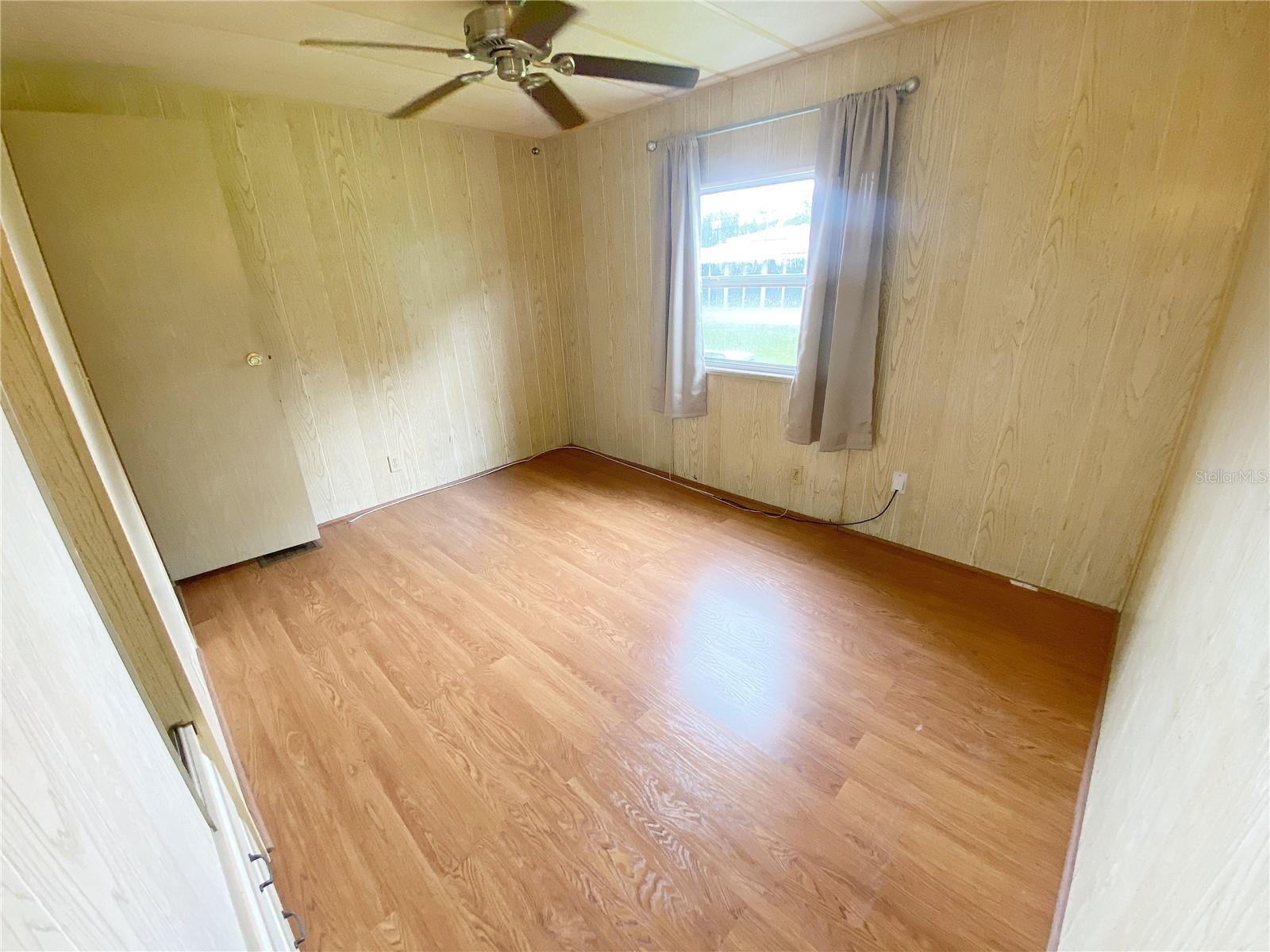 Image 27 of 53 For 348 Ivanhoe Circle