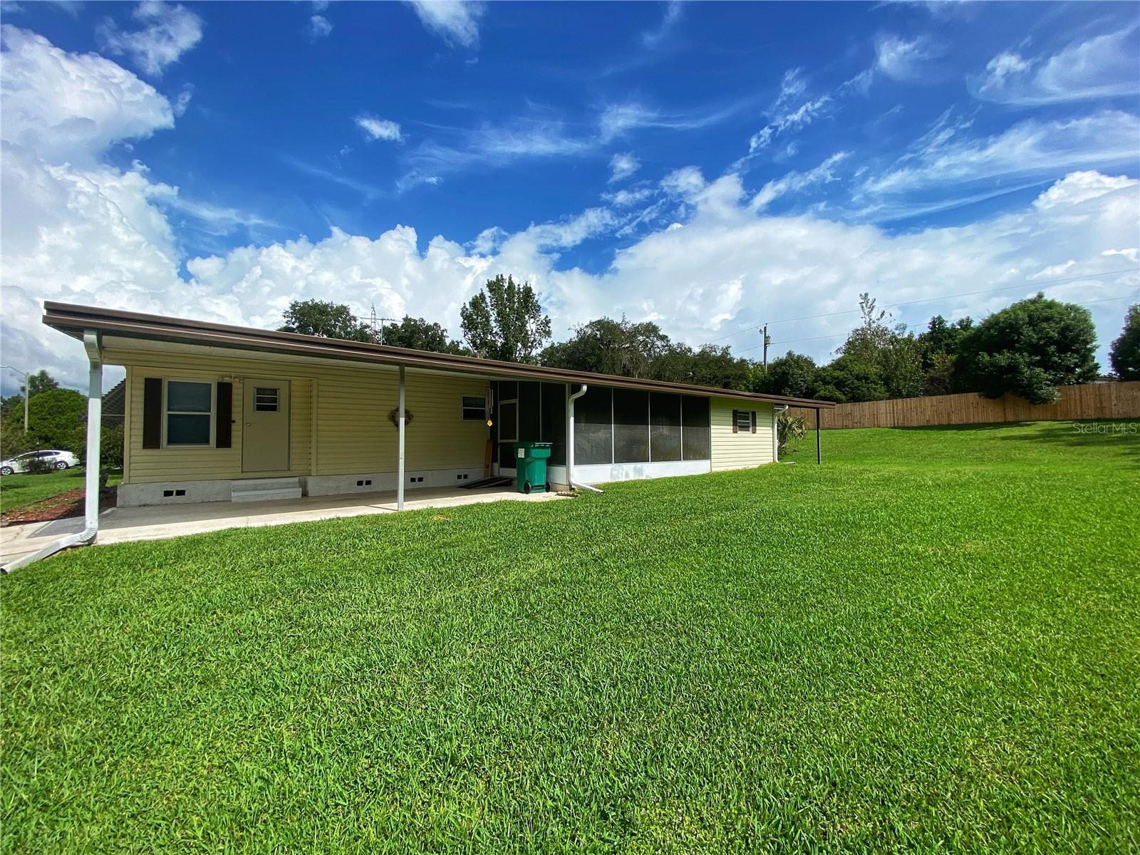 Image 36 of 53 For 348 Ivanhoe Circle