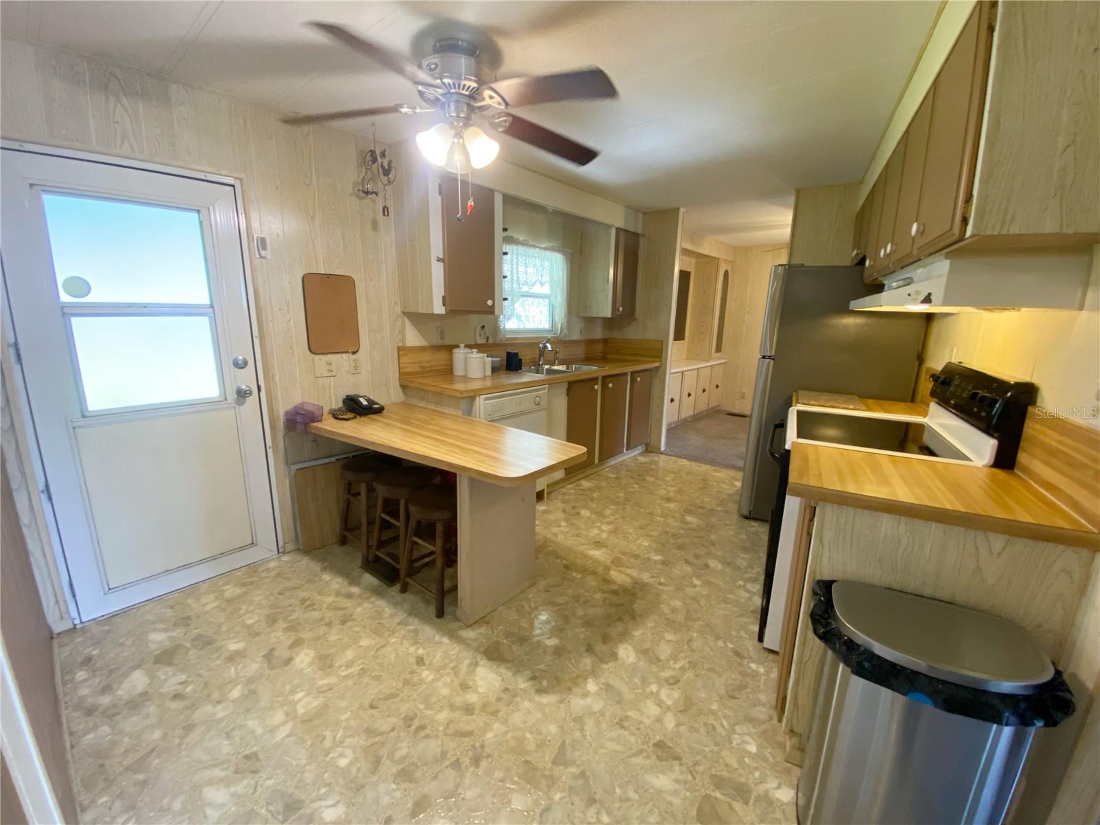 Image 4 of 53 For 348 Ivanhoe Circle