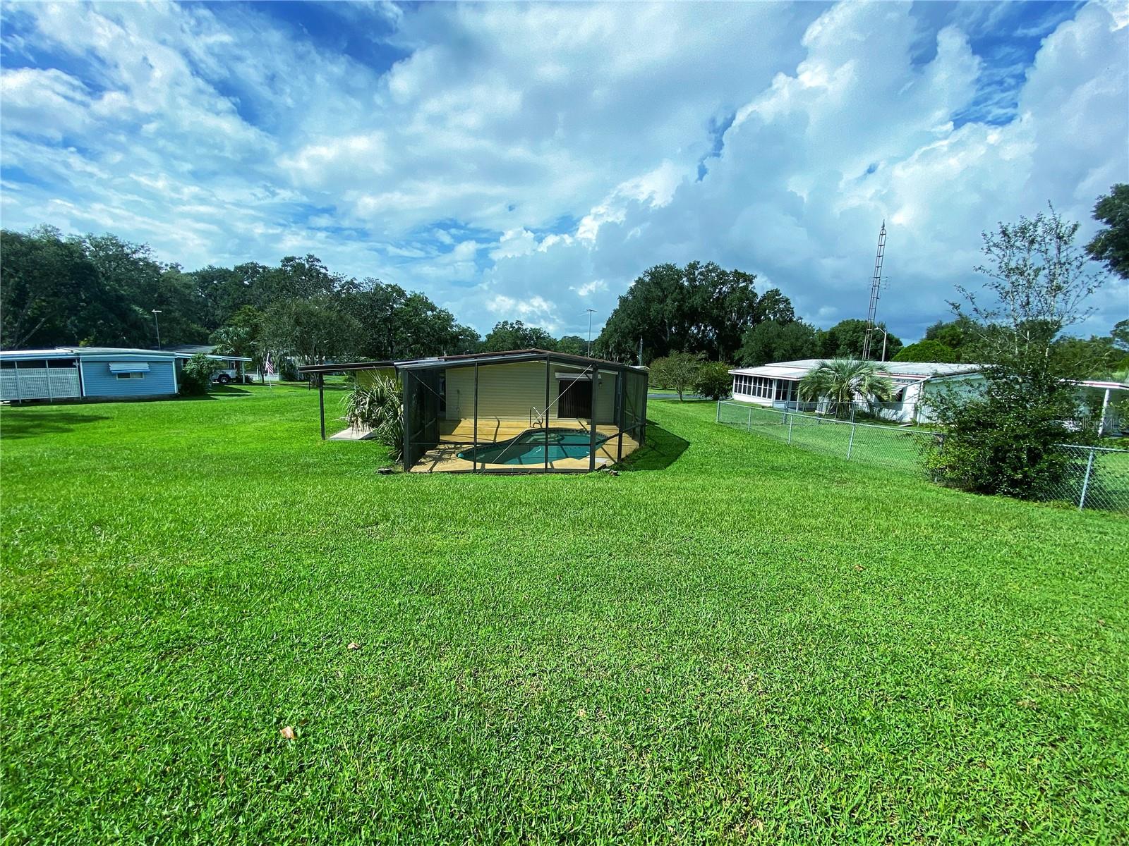 Image 40 of 53 For 348 Ivanhoe Circle