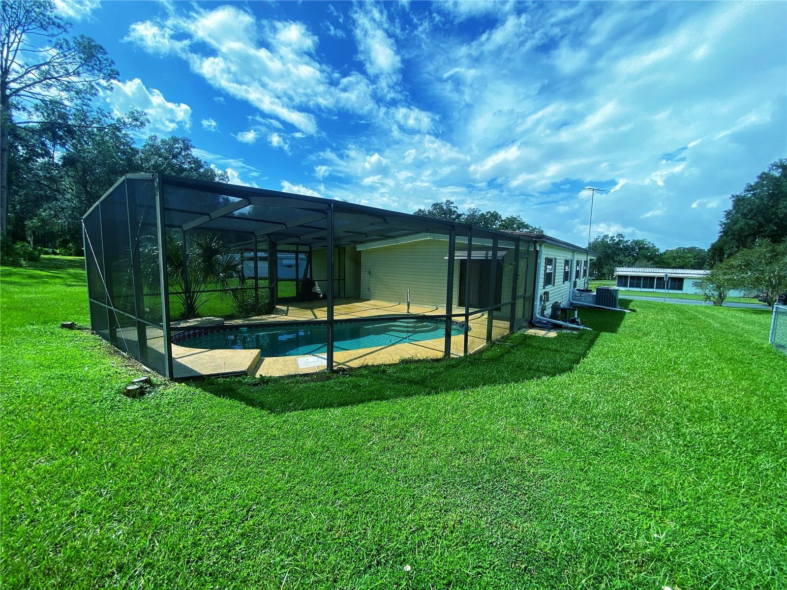 Image 42 of 53 For 348 Ivanhoe Circle