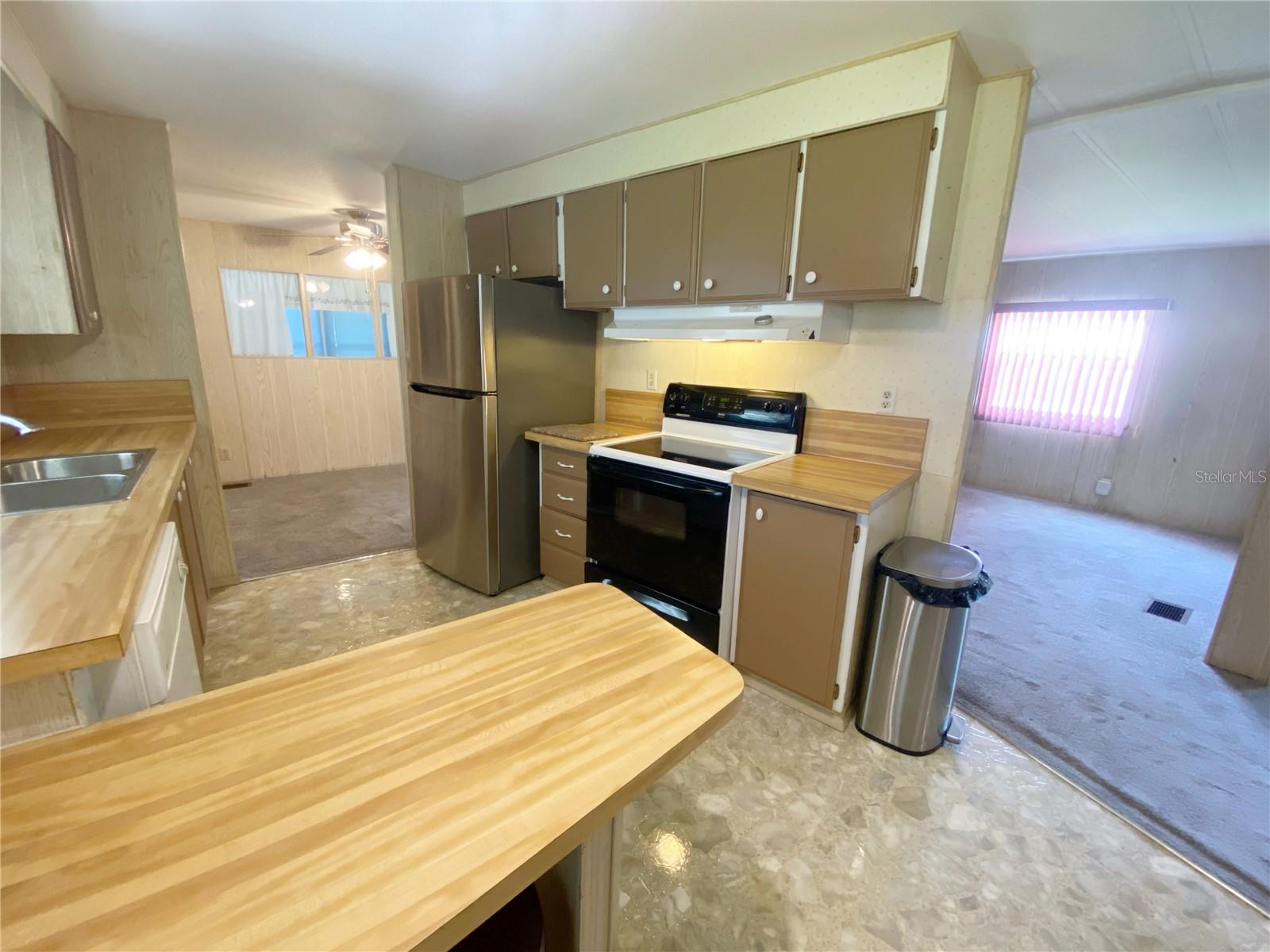 Image 5 of 53 For 348 Ivanhoe Circle