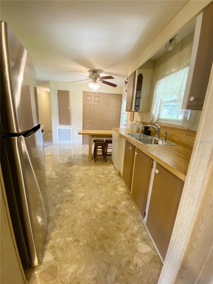 Image 7 of 53 For 348 Ivanhoe Circle