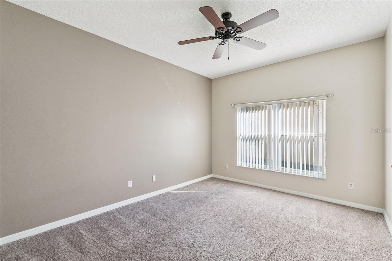 Image 28 of 37 For 648 Lockbreeze Drive