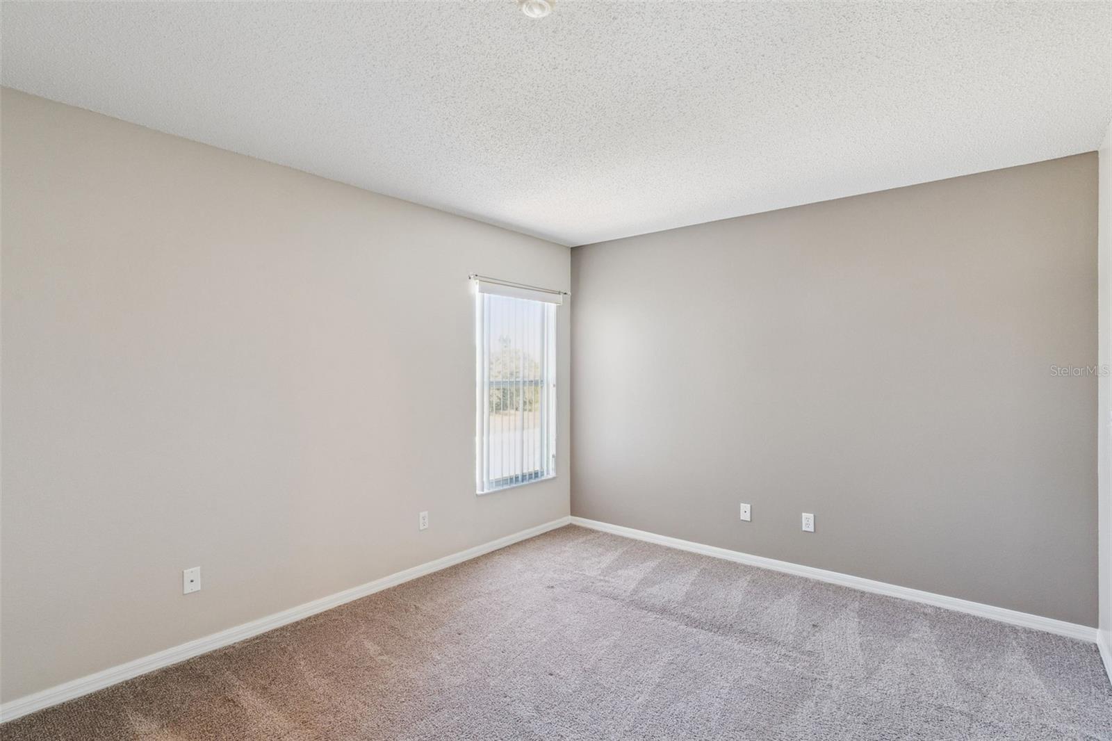 Image 30 of 37 For 648 Lockbreeze Drive