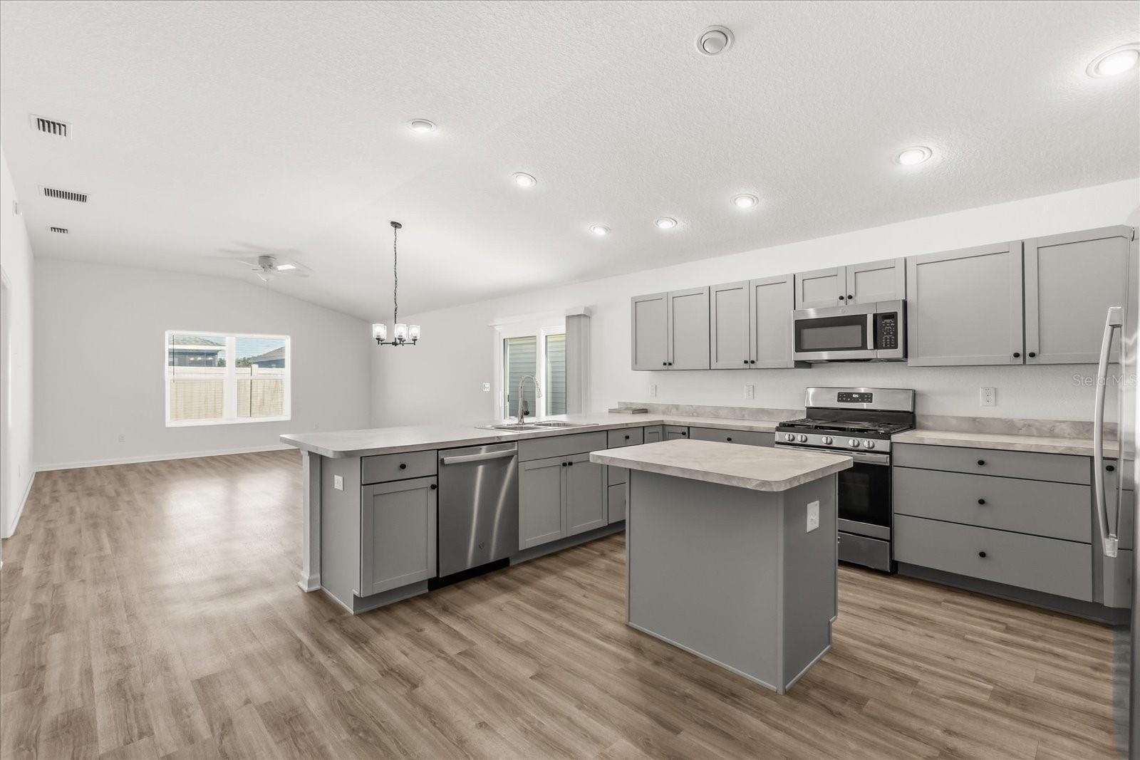 Image 12 of 45 For 839 Conroe Street