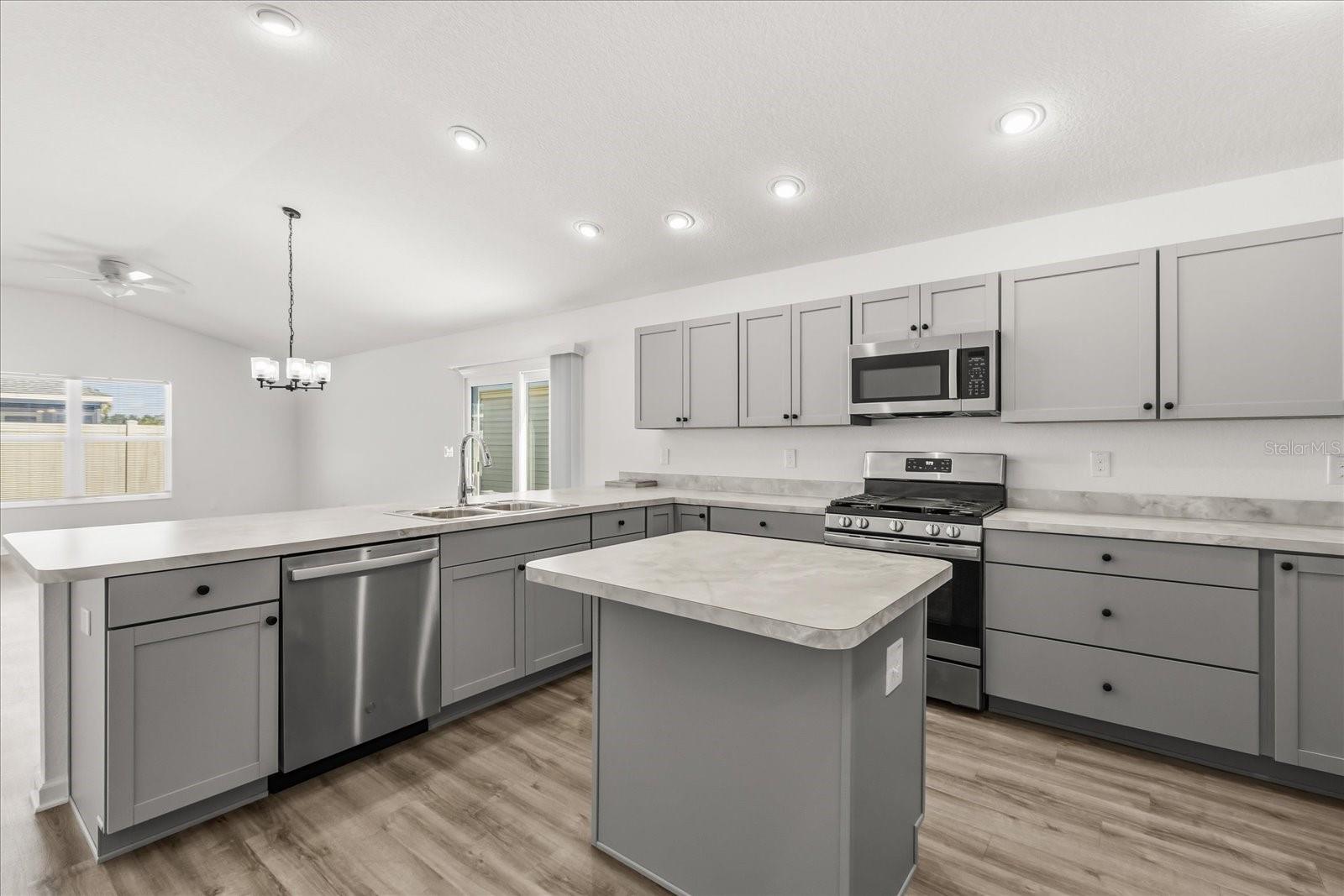 Image 14 of 45 For 839 Conroe Street