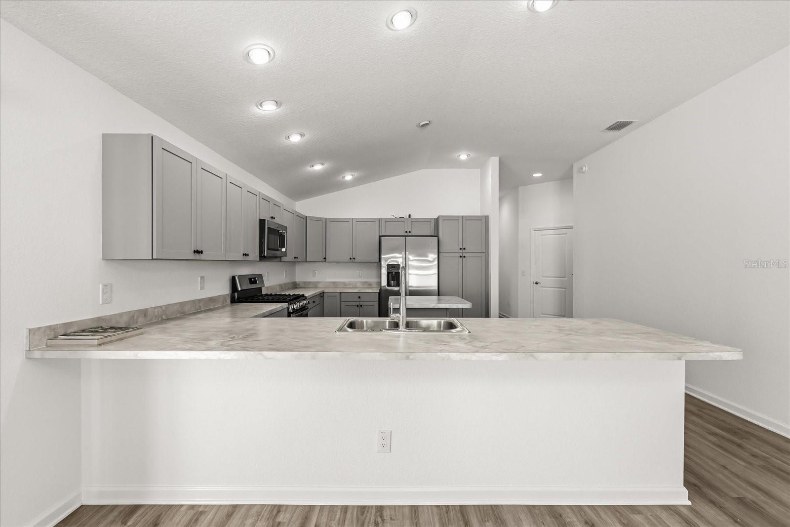 Image 16 of 45 For 839 Conroe Street