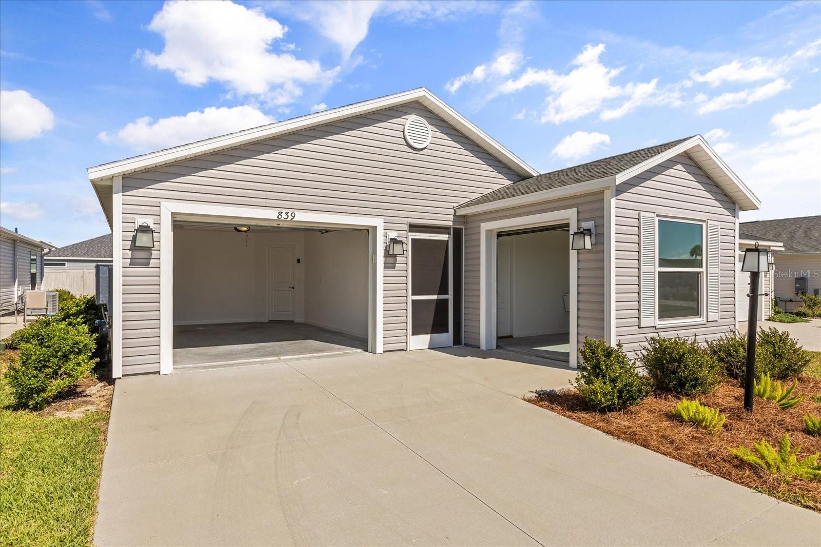 Image 3 of 45 For 839 Conroe Street