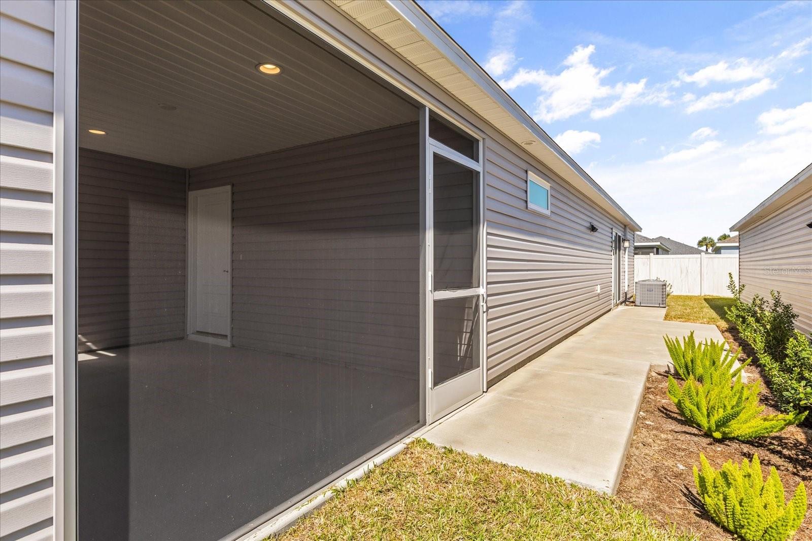 Image 40 of 45 For 839 Conroe Street