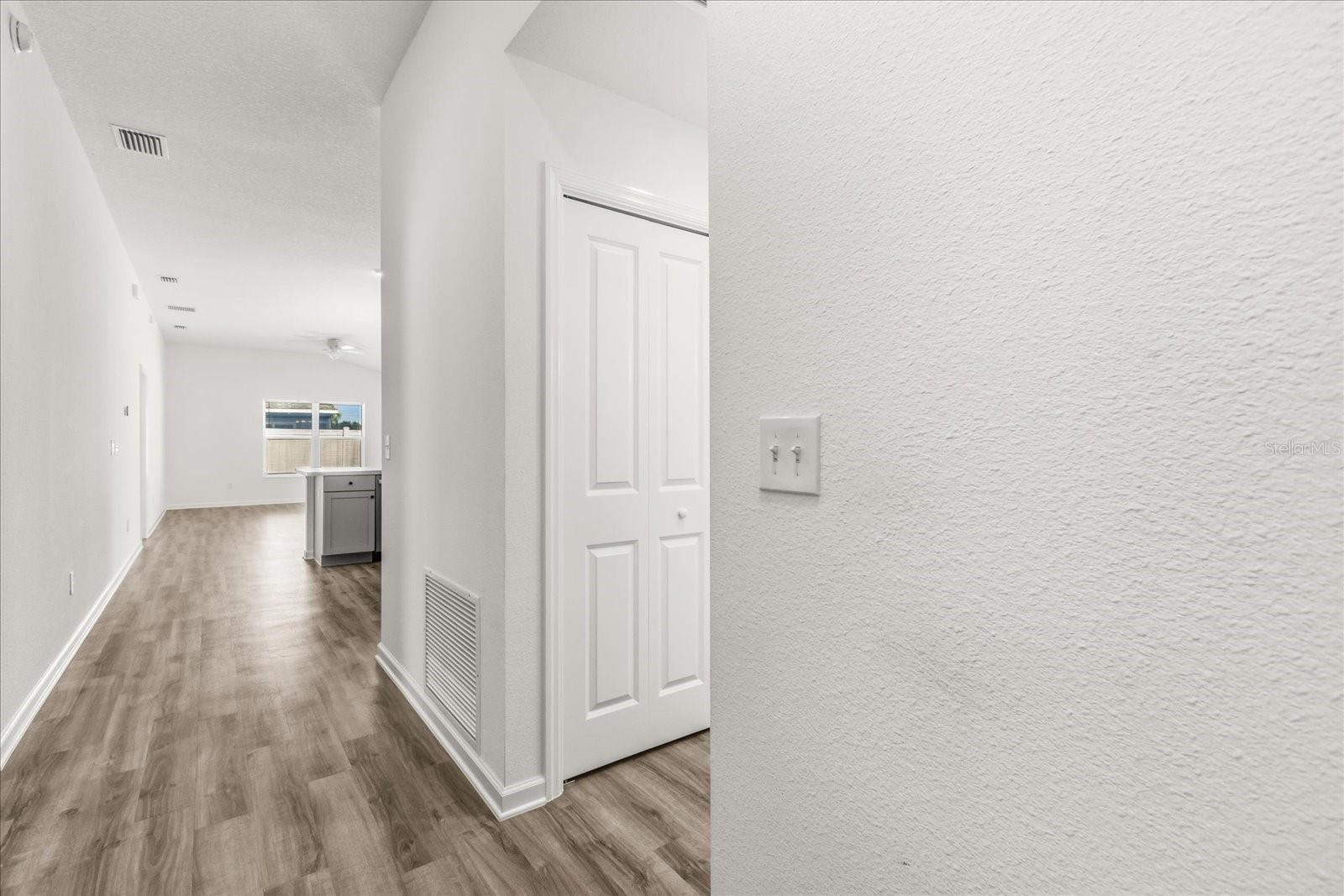 Image 6 of 45 For 839 Conroe Street