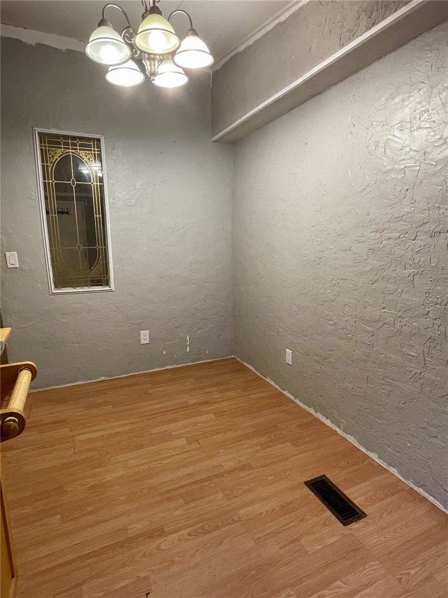 Image 10 of 41 For 44246 Berwick Street