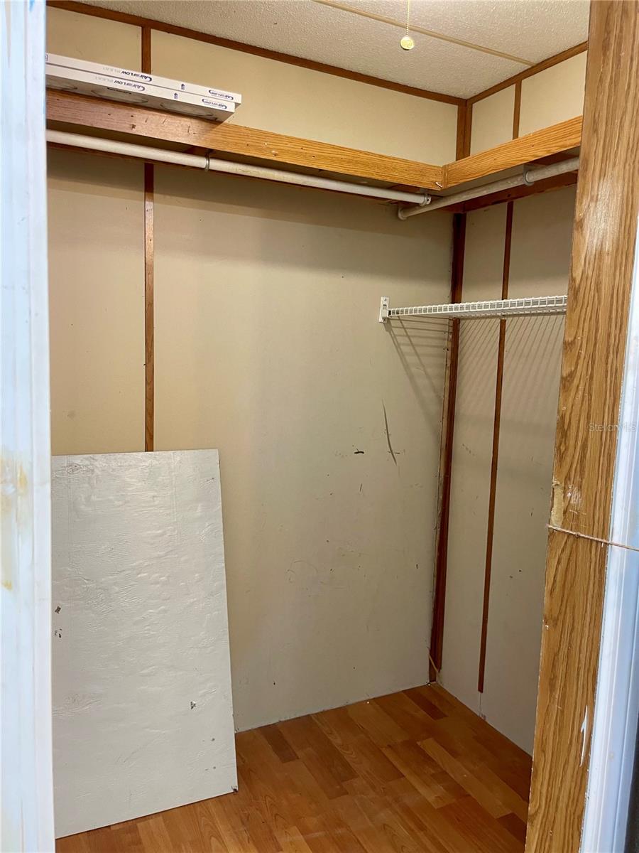 Image 14 of 41 For 44246 Berwick Street