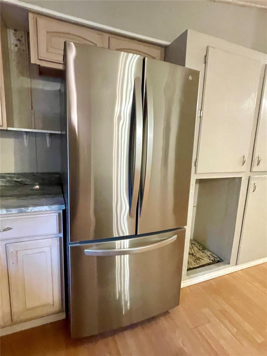 Image 22 of 41 For 44246 Berwick Street