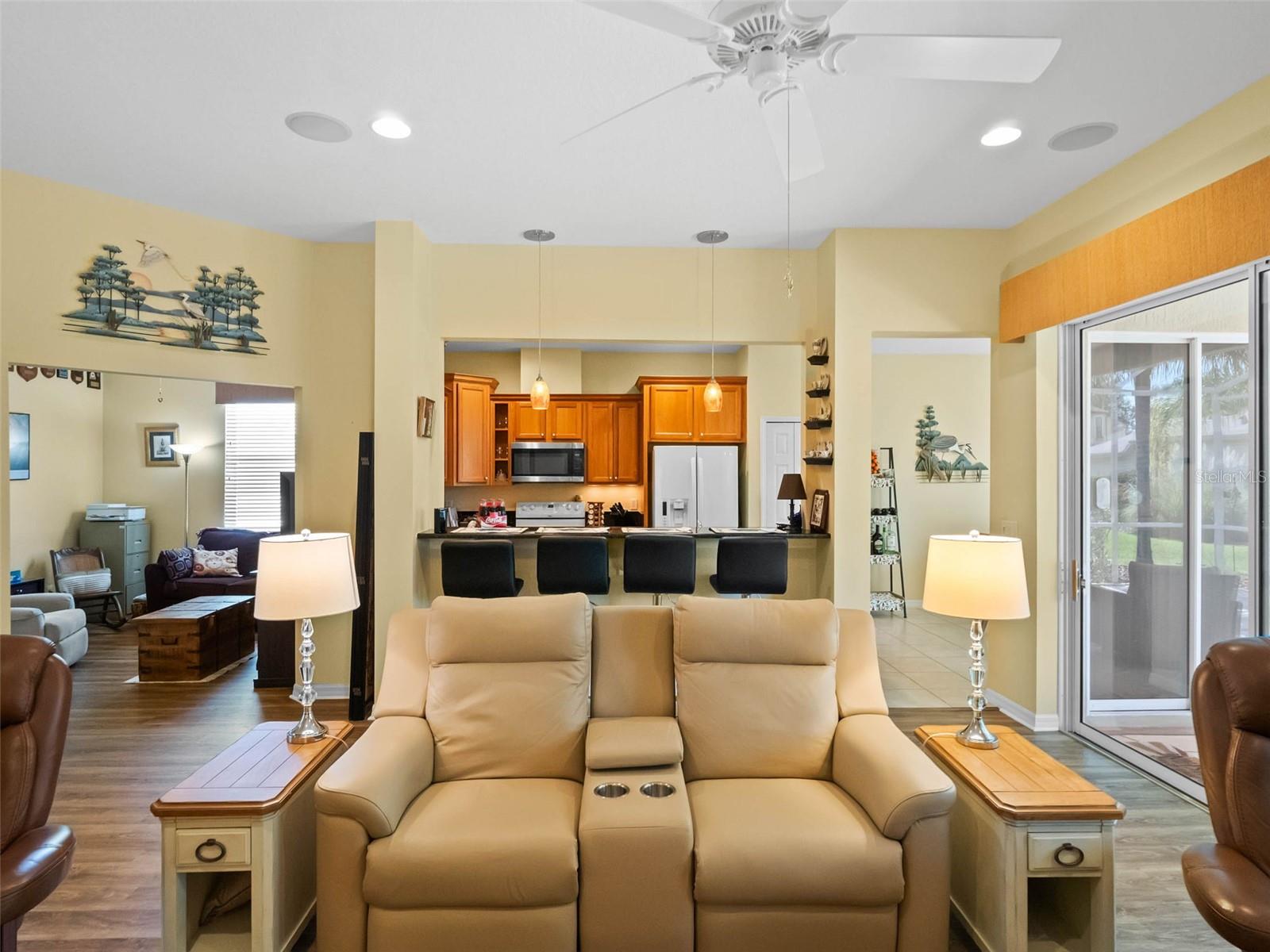 Image 10 of 65 For 20504 Queen Alexandra Drive