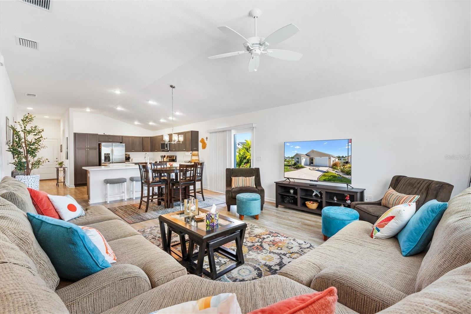 Image 13 of 33 For 6899 Pam Place