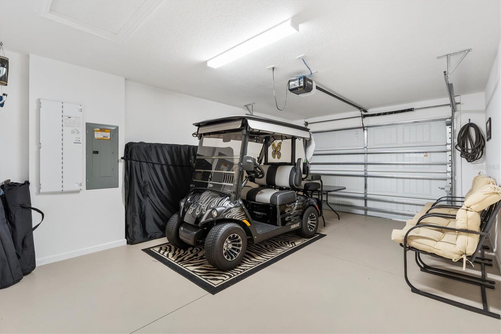 Image 23 of 33 For 6899 Pam Place