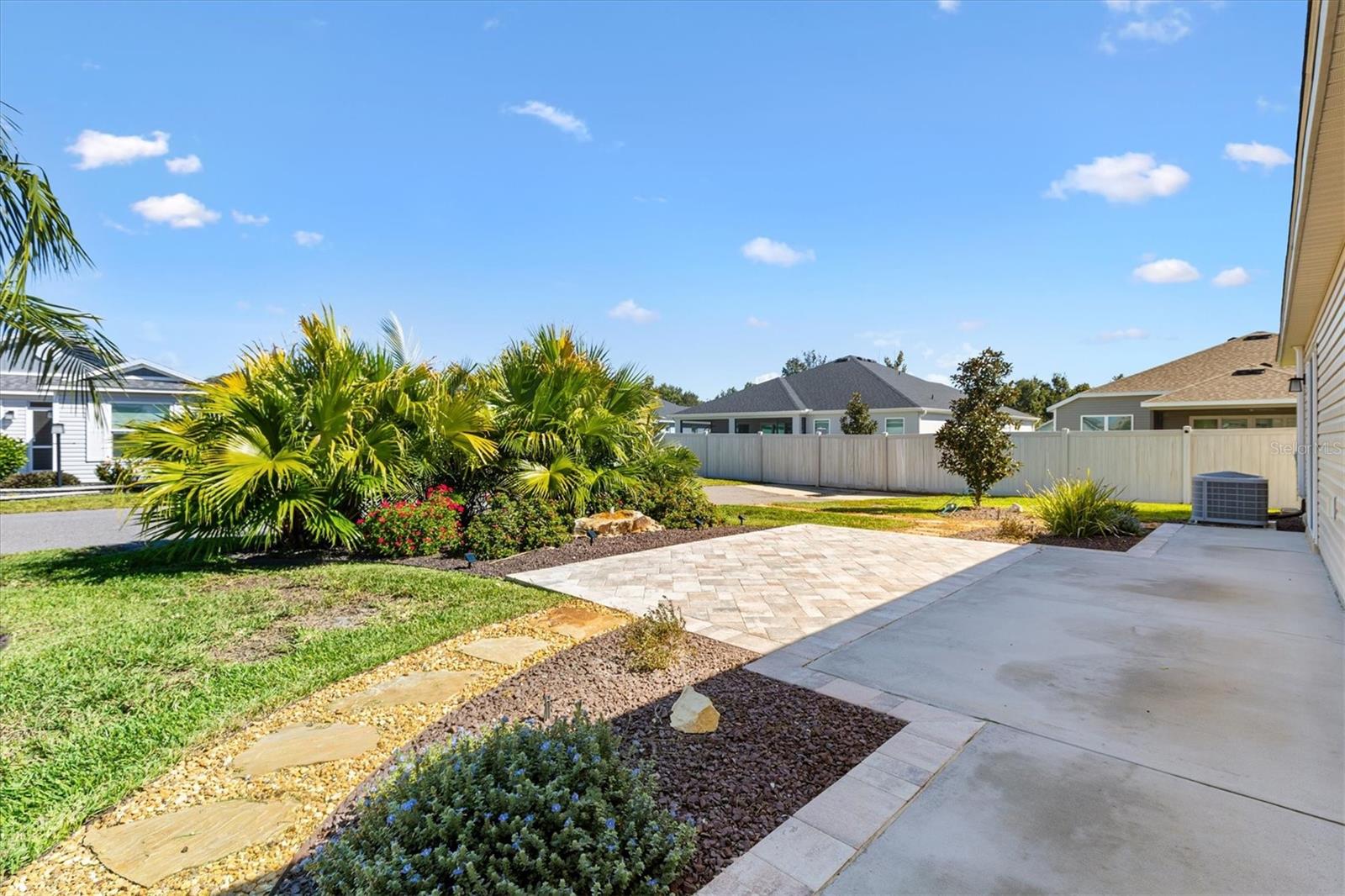 Image 25 of 33 For 6899 Pam Place