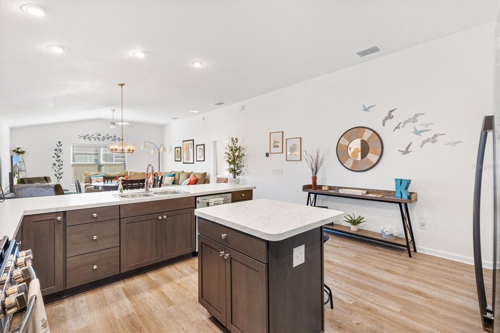 Image 6 of 33 For 6899 Pam Place