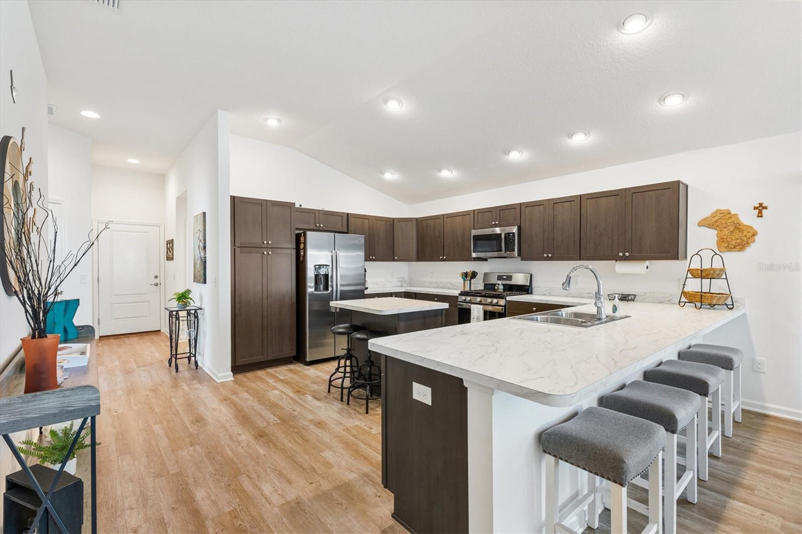 Image 8 of 33 For 6899 Pam Place