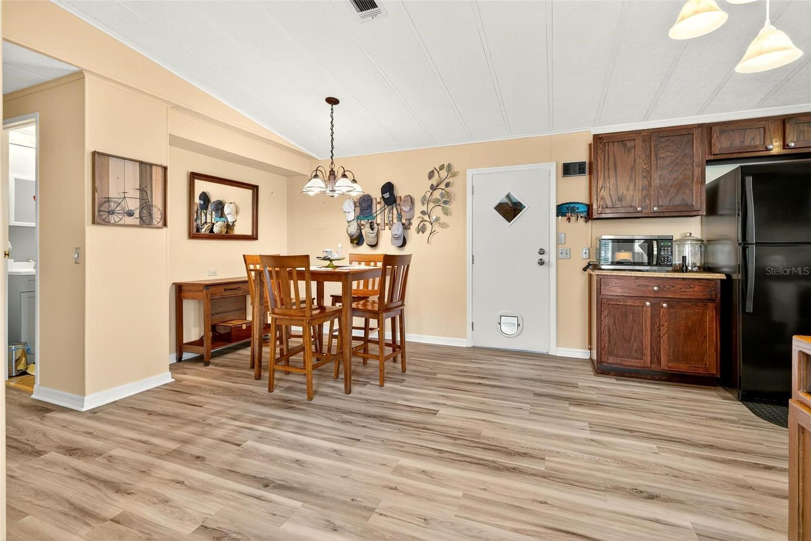 Image 13 of 43 For 710 Carriage Lane