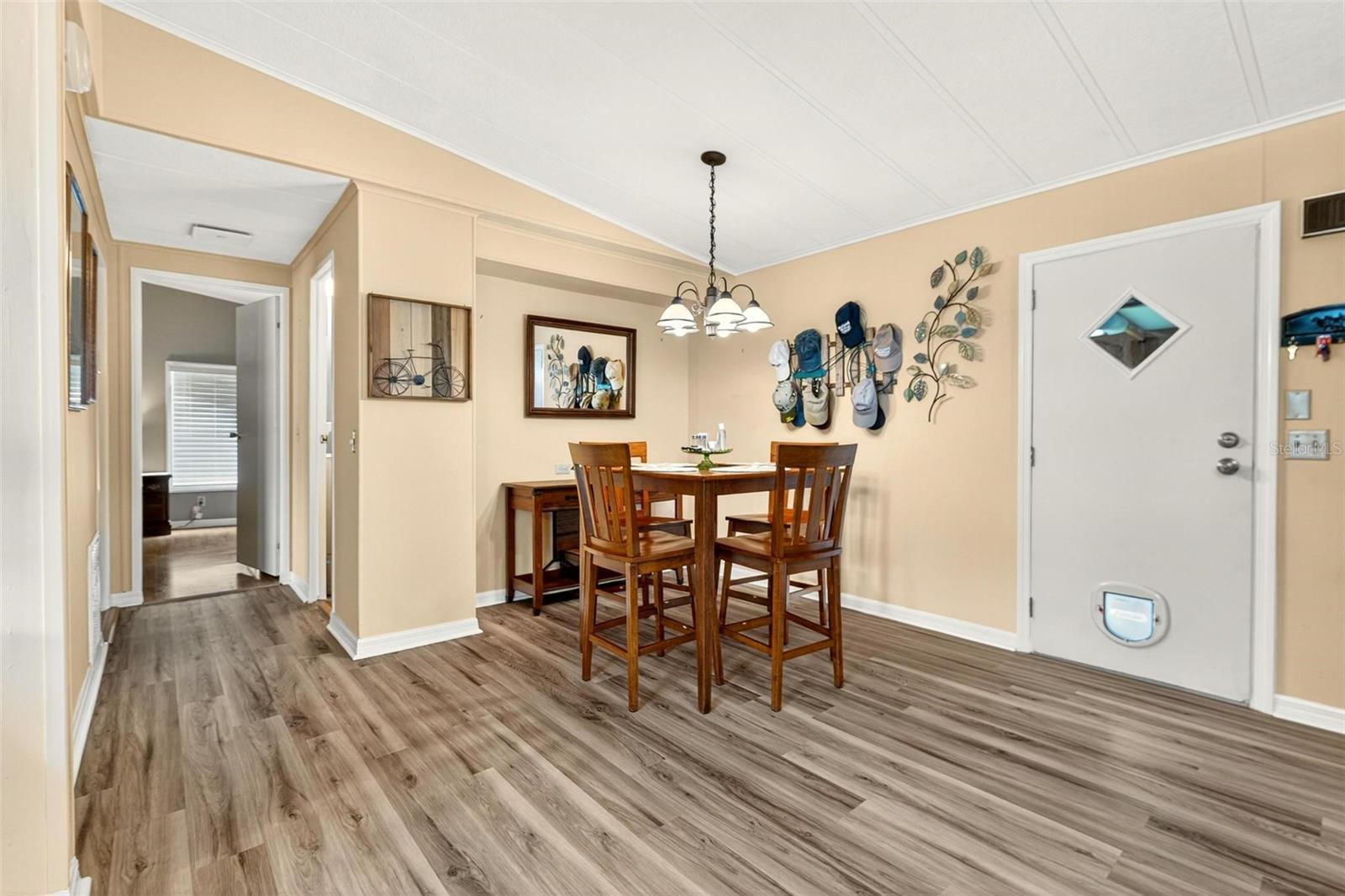 Image 14 of 43 For 710 Carriage Lane