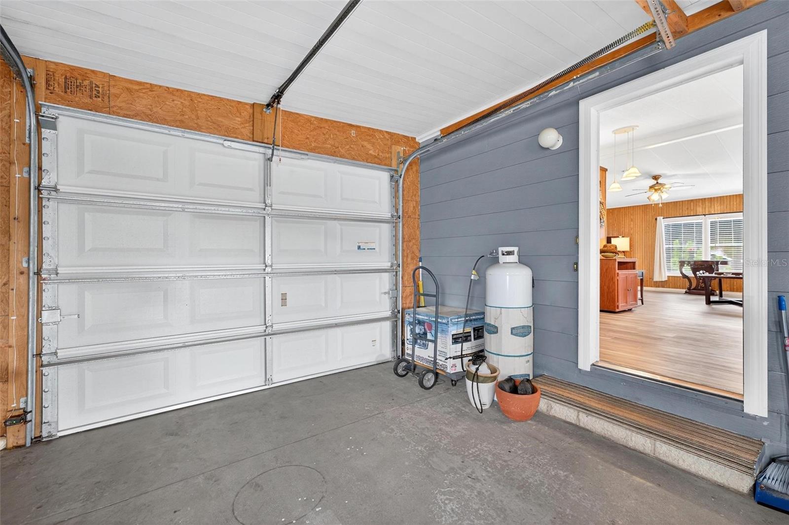 Image 37 of 43 For 710 Carriage Lane