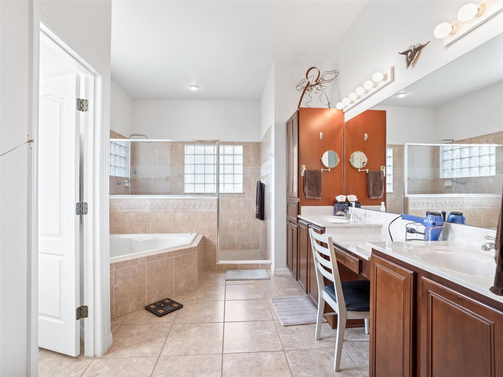 Image 32 of 69 For 31318 Sunny Meadow Court