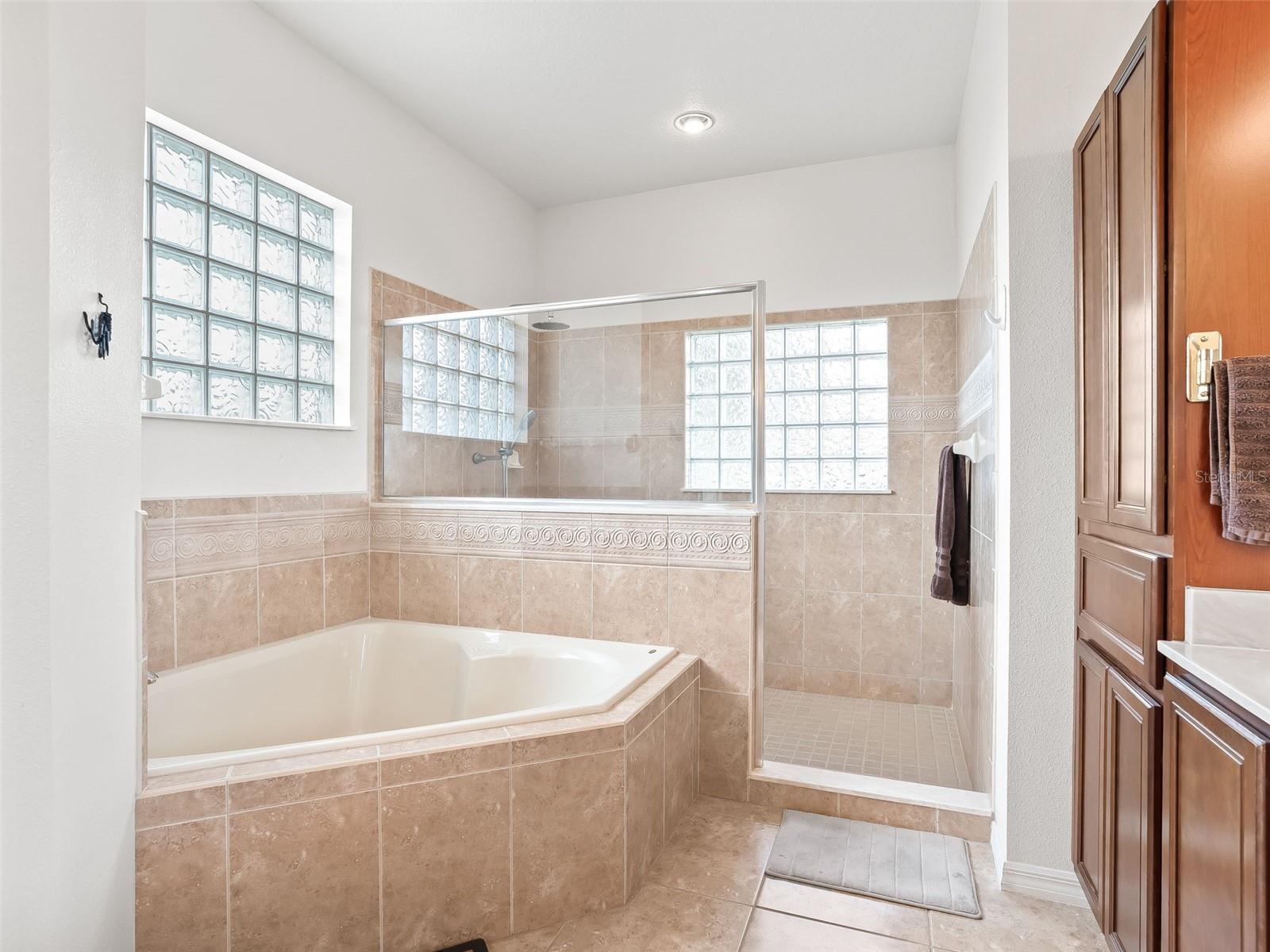 Image 33 of 69 For 31318 Sunny Meadow Court