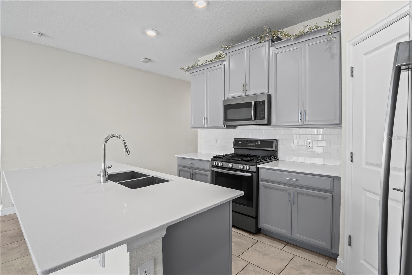 Image 10 of 49 For 1415 Oak Marsh Street