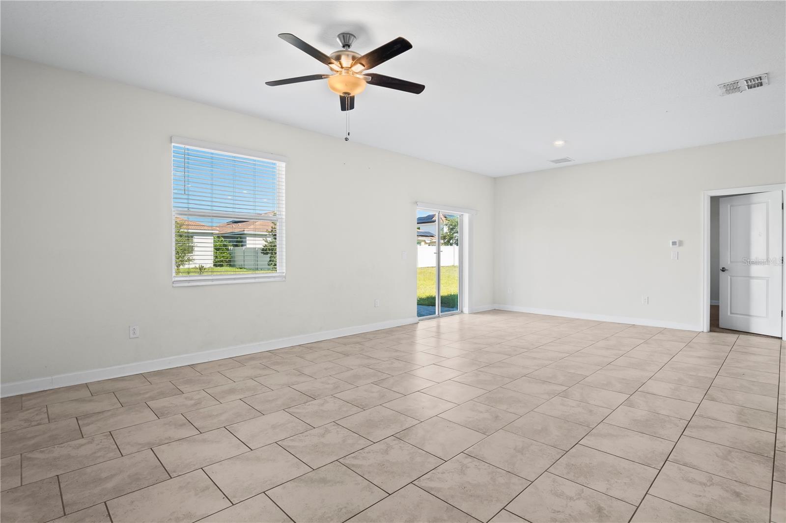 Image 12 of 49 For 1415 Oak Marsh Street