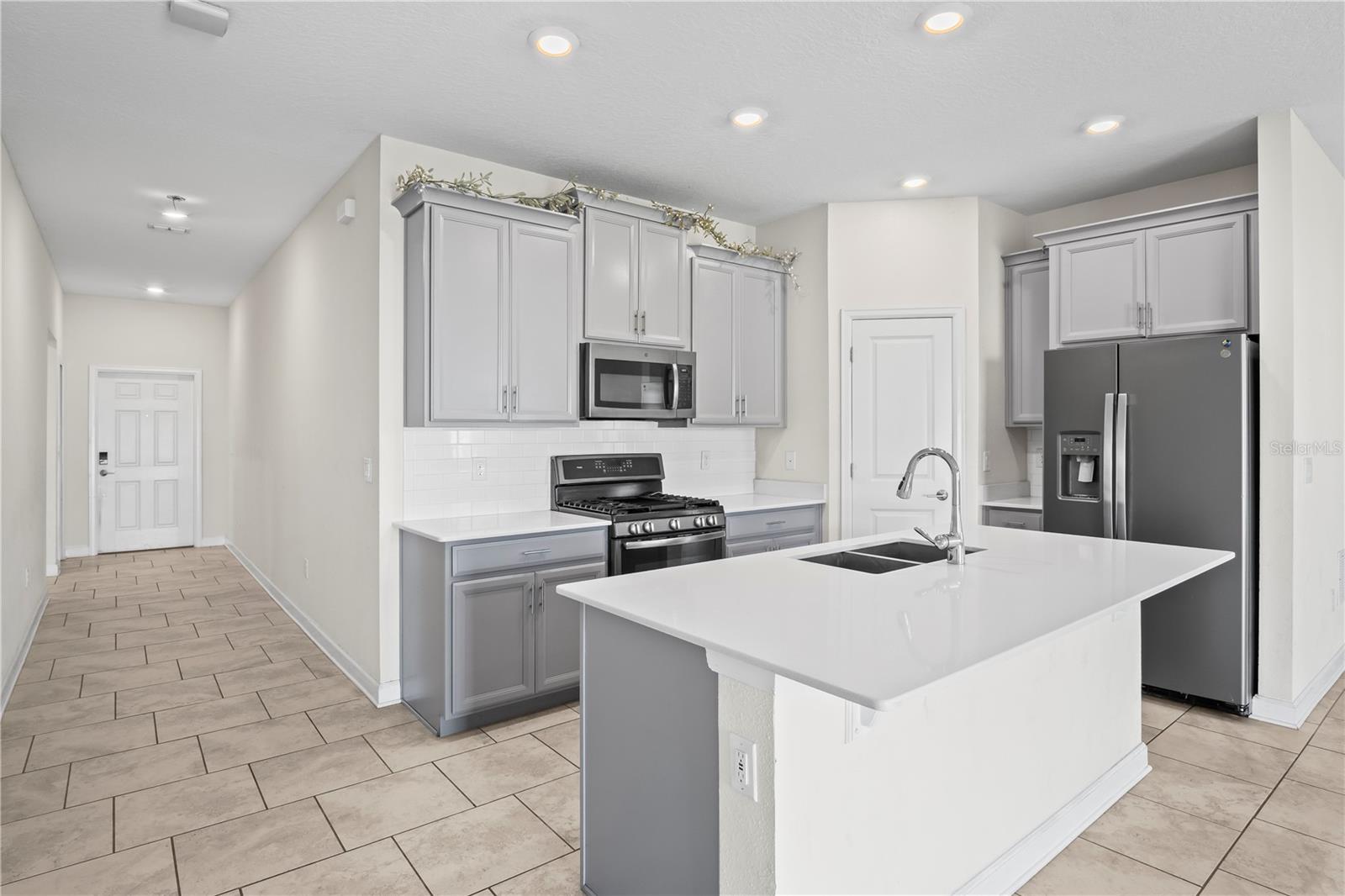 Image 15 of 49 For 1415 Oak Marsh Street