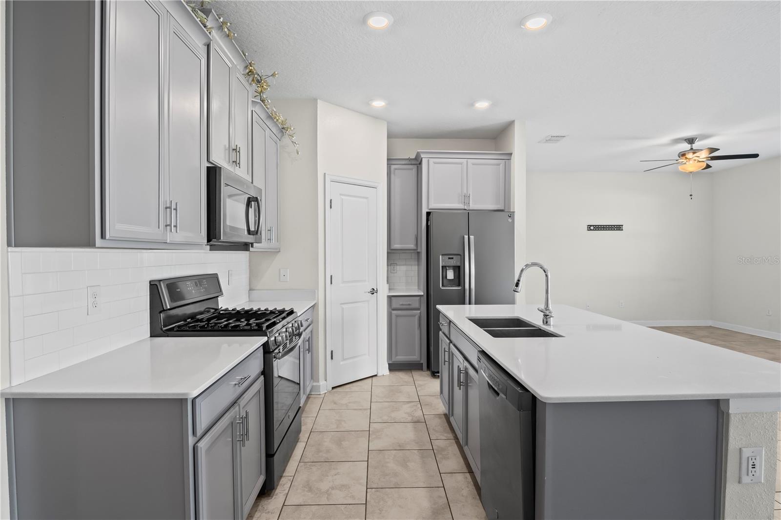 Image 8 of 49 For 1415 Oak Marsh Street