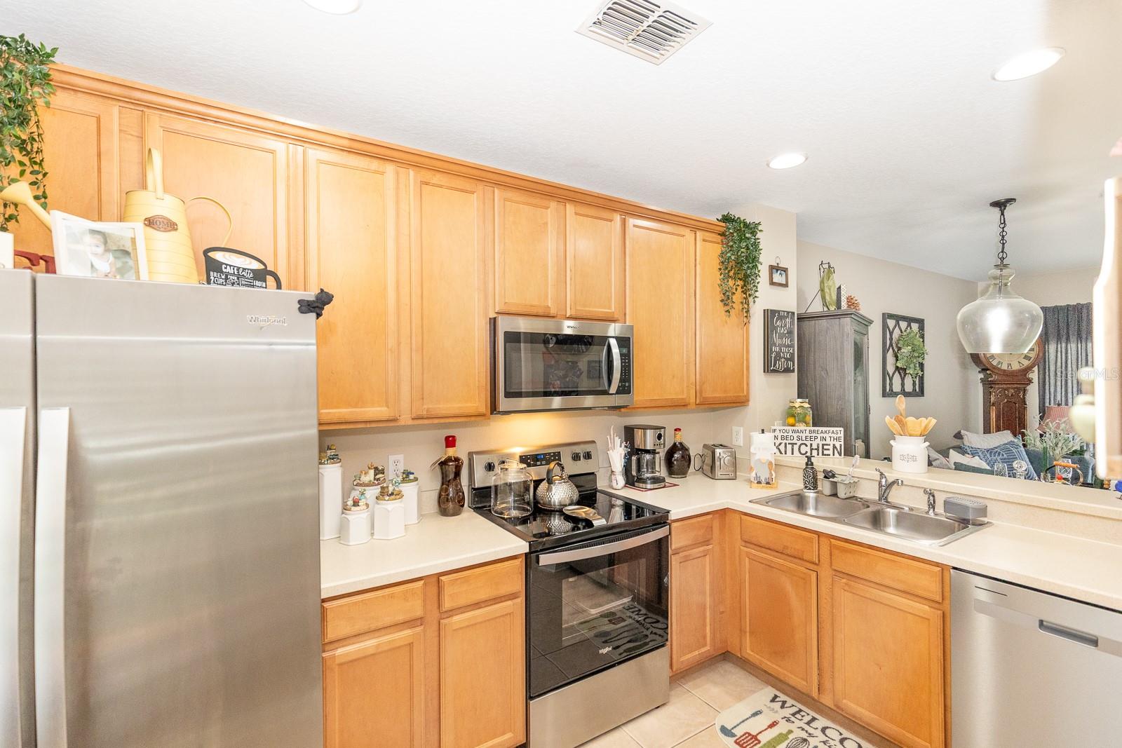 Image 9 of 27 For 3664 Wilshire Way Road 261