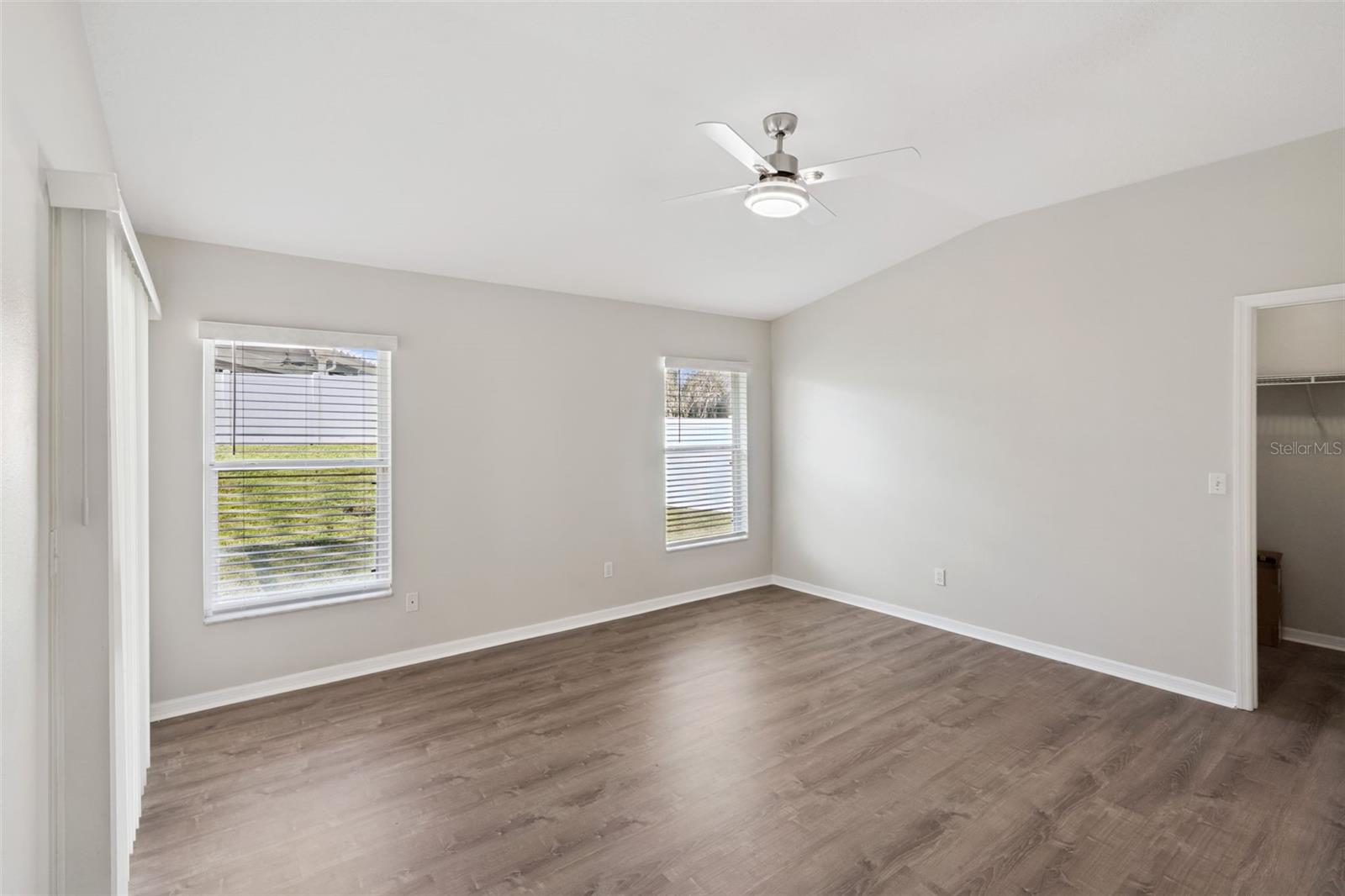 Image 23 of 45 For 10934 Versailles Boulevard