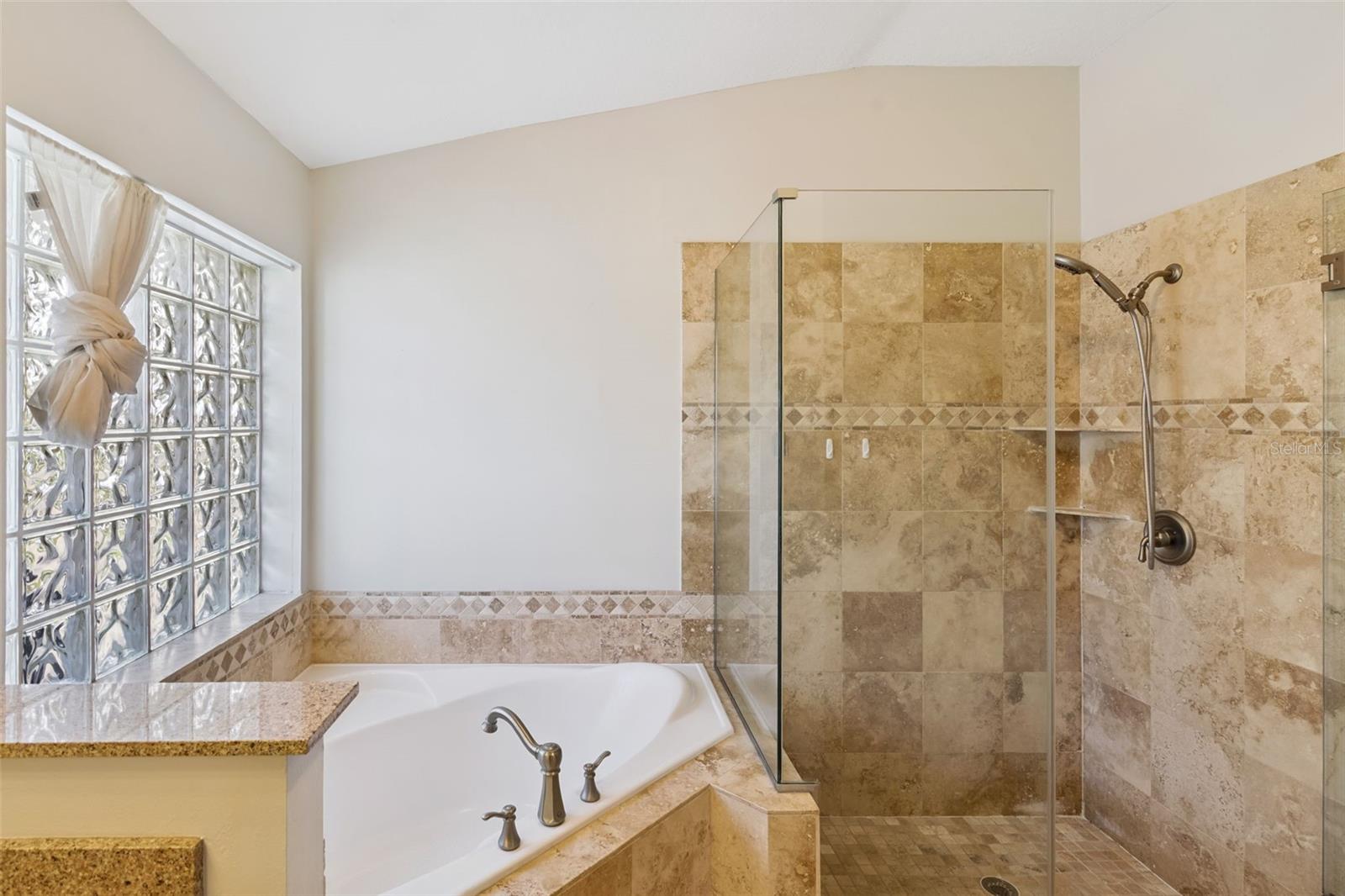 Image 25 of 45 For 10934 Versailles Boulevard
