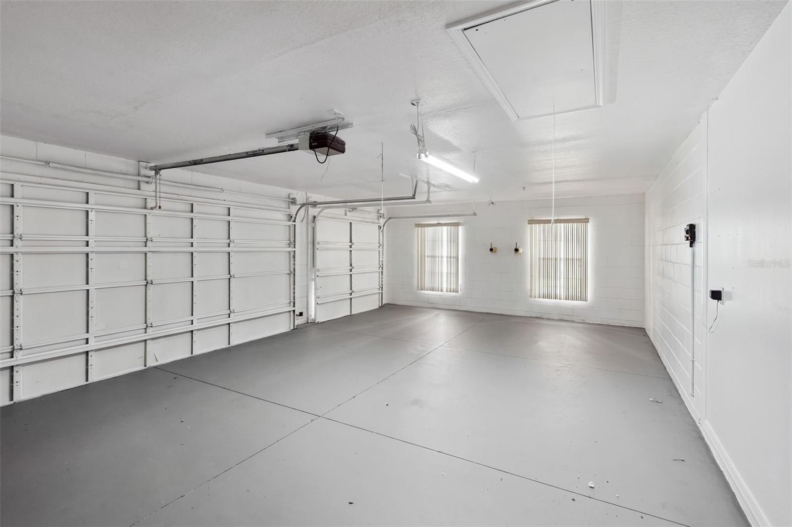 Image 33 of 45 For 10934 Versailles Boulevard