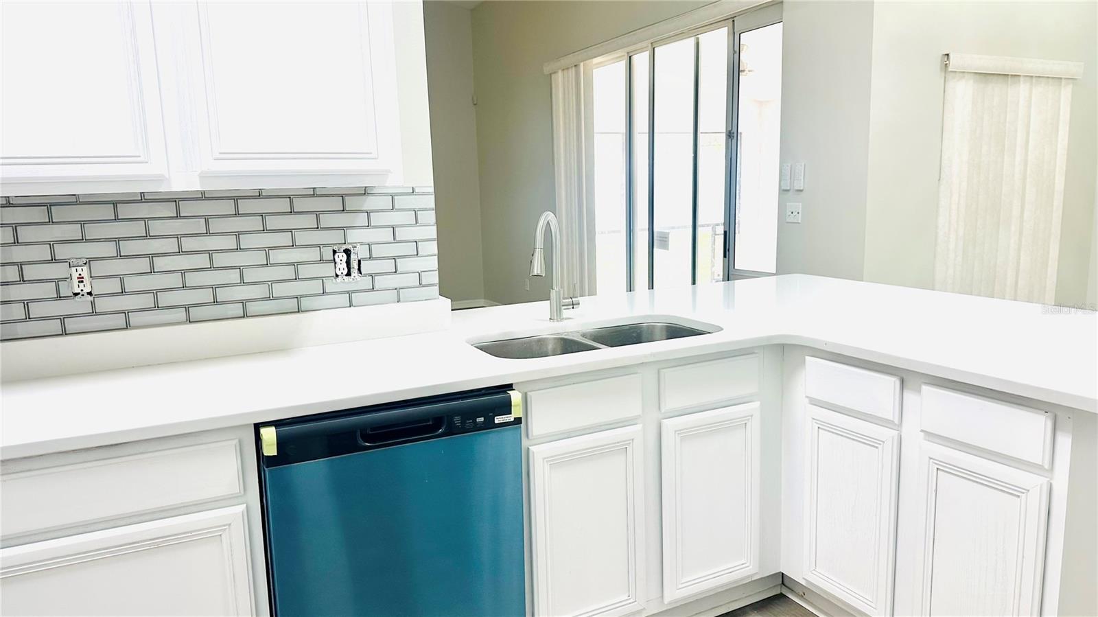 Image 9 of 45 For 10934 Versailles Boulevard