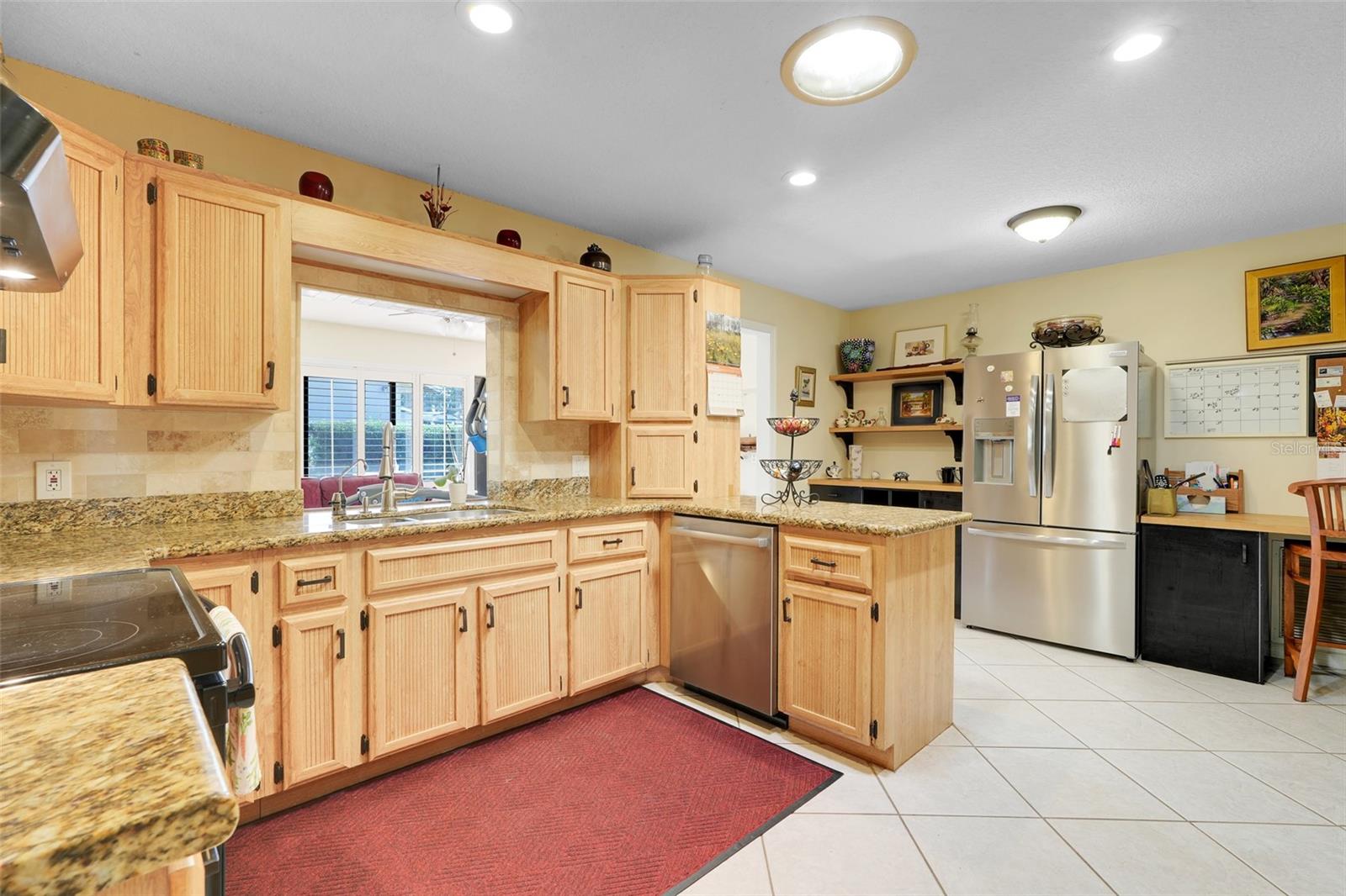 Image 15 of 39 For 721 Lakeshore Drive