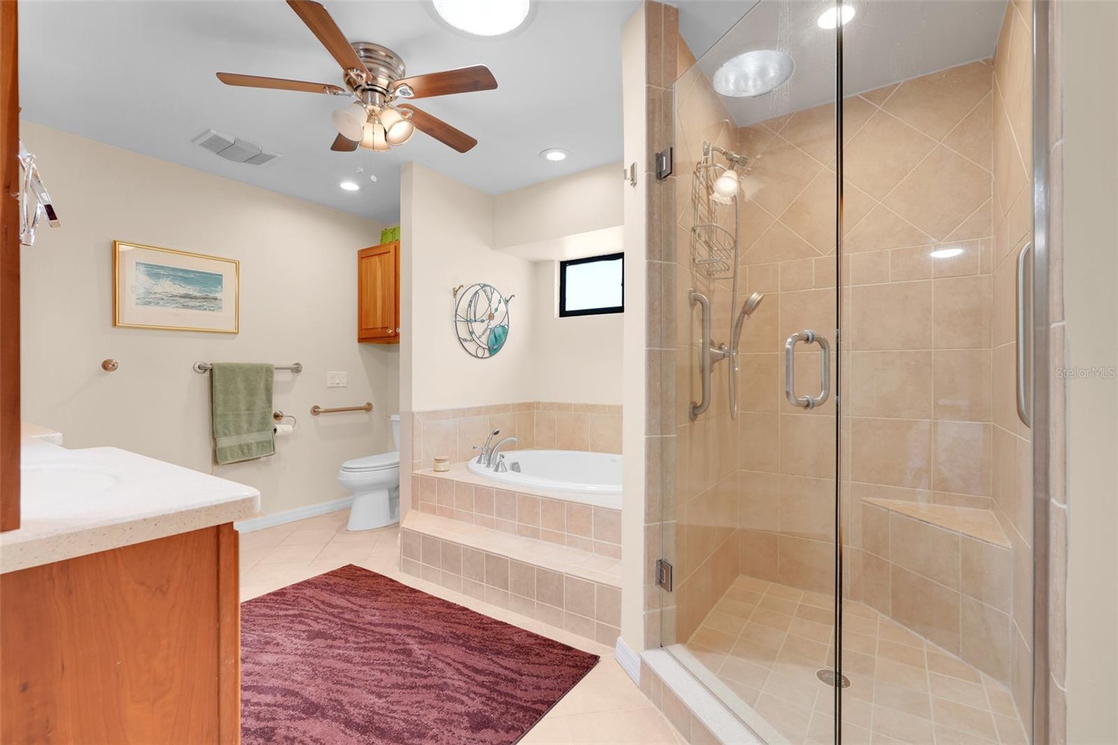 Image 23 of 39 For 721 Lakeshore Drive